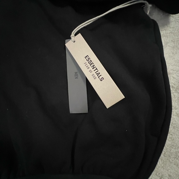NWT ESSENTIALS Fear of God Black Hoodie sz Medium - Picture 3 of 7